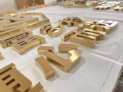  石泉拉丝不锈钢字的特点。